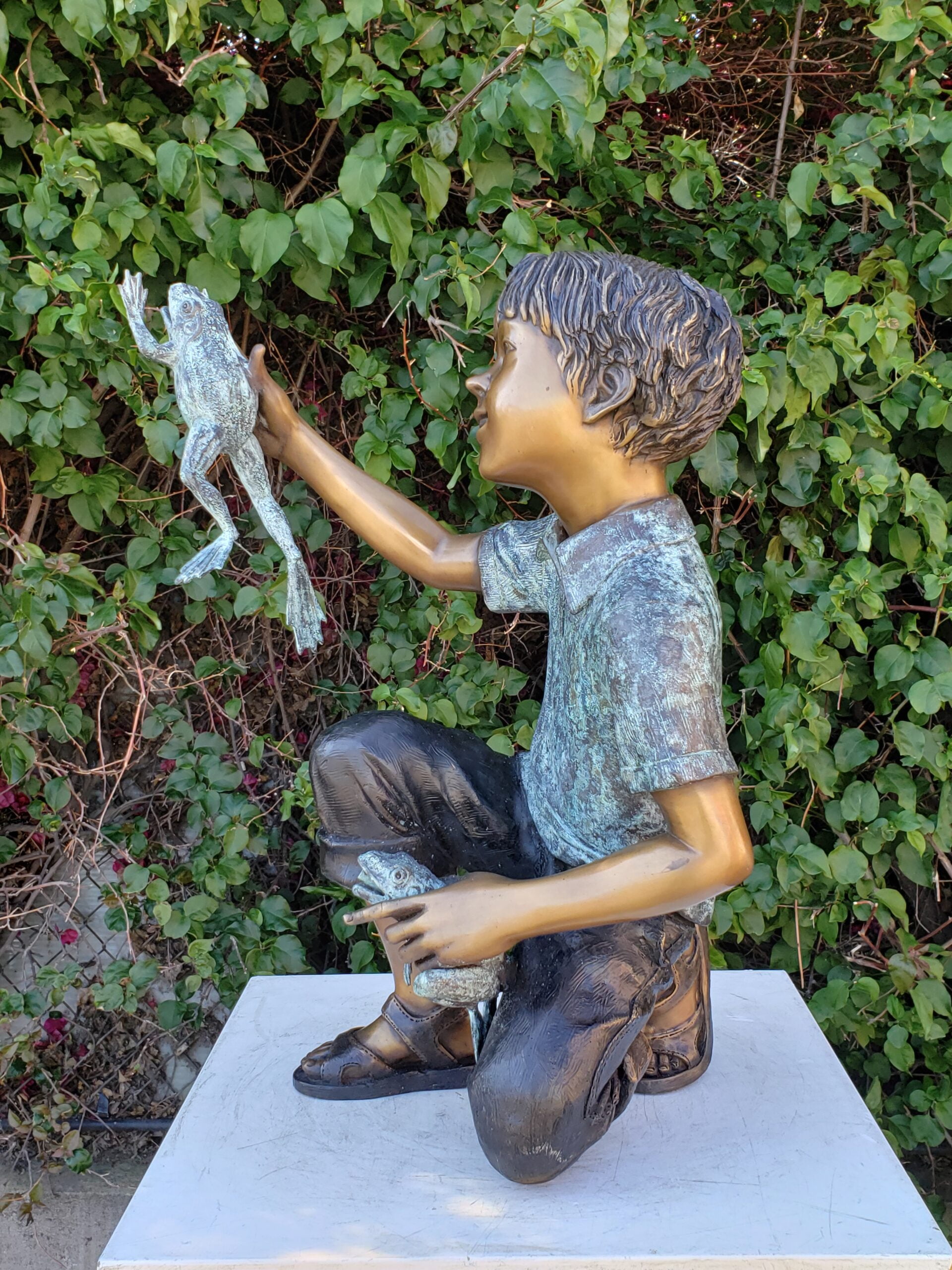 Nifao Little Boy Playing with Two Frogs Outdoor Fountain Statue, Bronze Garden Water Feature Sculpture for Patio & Yard – Garden Outdoor Decor Sculpture, 18"L x 16"W x 25"H