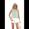 thumbnail image 3 of Camiseta Sin Mangas con Cuello con Volantes para Mujer, Color Verde Frijol, Talla XL, 3 of 10