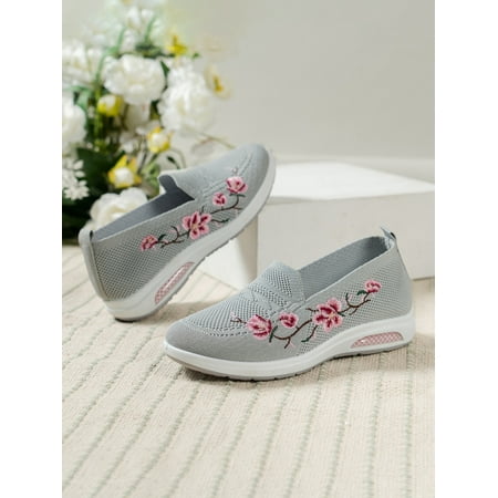 

Floral Embroidered Slip On Shoes Women‘s Footwear