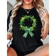 thumbnail image 1 of Women's St. Patrick's Day Black T-Shirt with Green Clover Wreath and Bow Print - Casual Short SleeveCamisetas de verano para mujer, manga corta, cuello redondo, casual, lindo, con gráficos, camisetas, 1 of 6