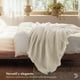 thumbnail image 4 of Manta Tejida Dreamlab, Frazada Decorativa para Pie de Cama o Sofá, Throw Blanket de Punto Grueso, Manta Elegante, Ligera y Acogedora, Color Almendra, 4 of 5