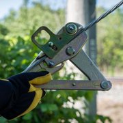 KLEIN TOOLS S1684-74H ChicagoGrip - Curved-Jaw Grip