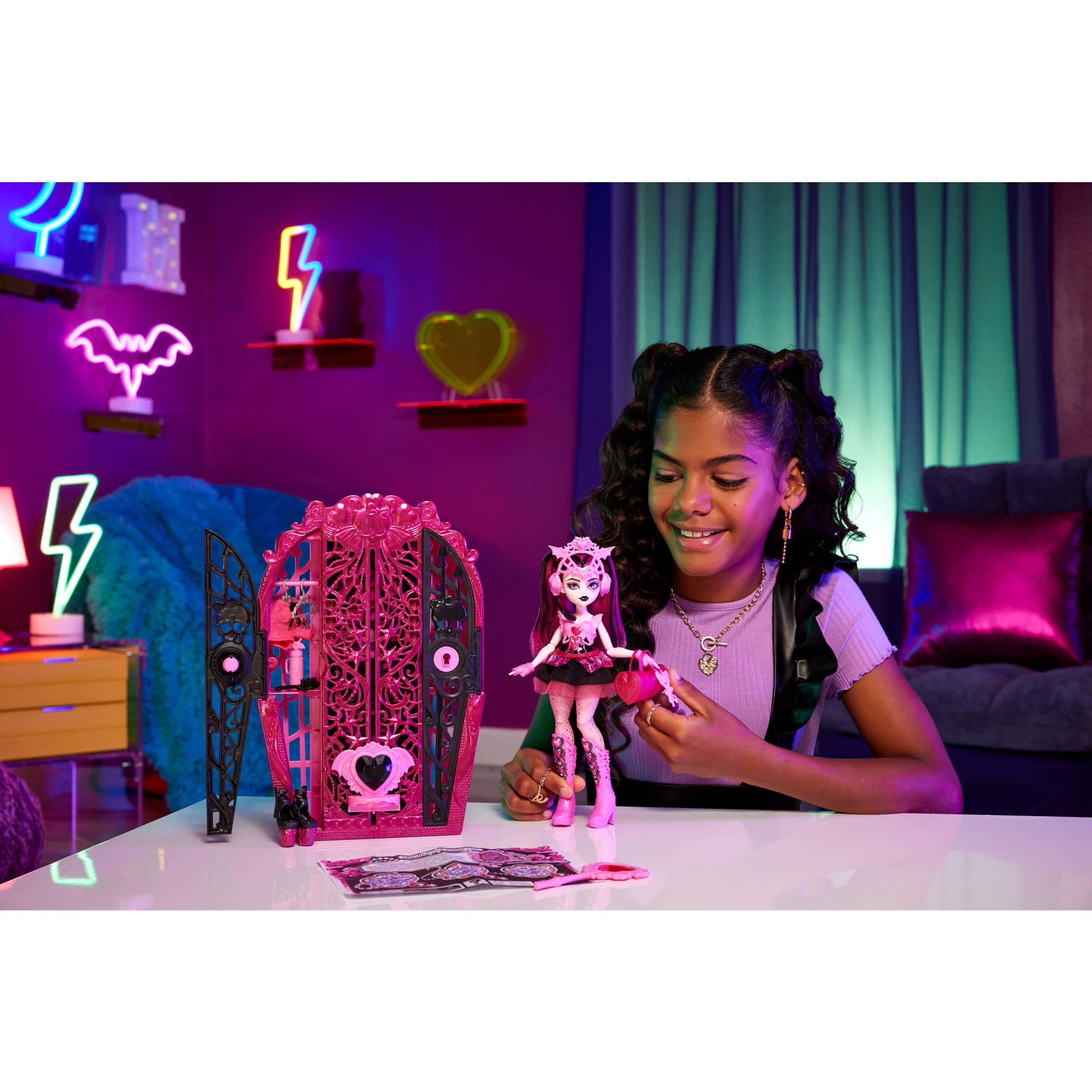 Monster High Draculaura Doll with Skulltimate Secrets Closet, Monster Mysteries Fashion Set Playset (图3) Monster High Draculaura Doll with Skulltimate Secrets Closet, Monster Mysteries Fashion Set Playset (图3)
