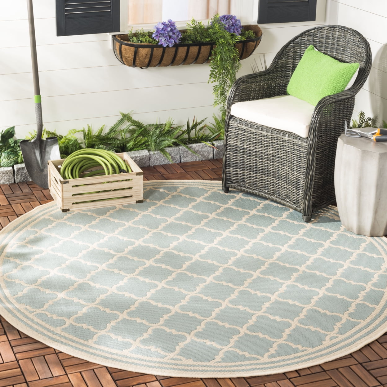 SAFAVIEH Beach House Nima Trellis Indoor/Outdoor Area Rug Aqua/Cream, 6'7" x 6'7" Round