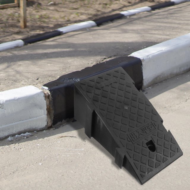 LITINKIMI Black Plastic Curb Ramp Pad Outdoor Lightweight Ramp for Car and Scooter Access