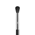 thumbnail image 2 of Sigma Beauty | Brocha abanico de Strobing | Brocha de maquillaje | Suave, D, 2 of 5