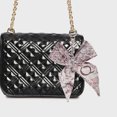 thumbnail image 2 of Ofertas Únicas 1 Pc Charm de Llave Decorativo de Bolso con Lazo Tendencia Letra Q Color Púrpura, 2 of 5