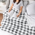 thumbnail image 4 of Manta PAVILIA Buffalo Plaid Sherpa gris claro 50x60, 4 of 8