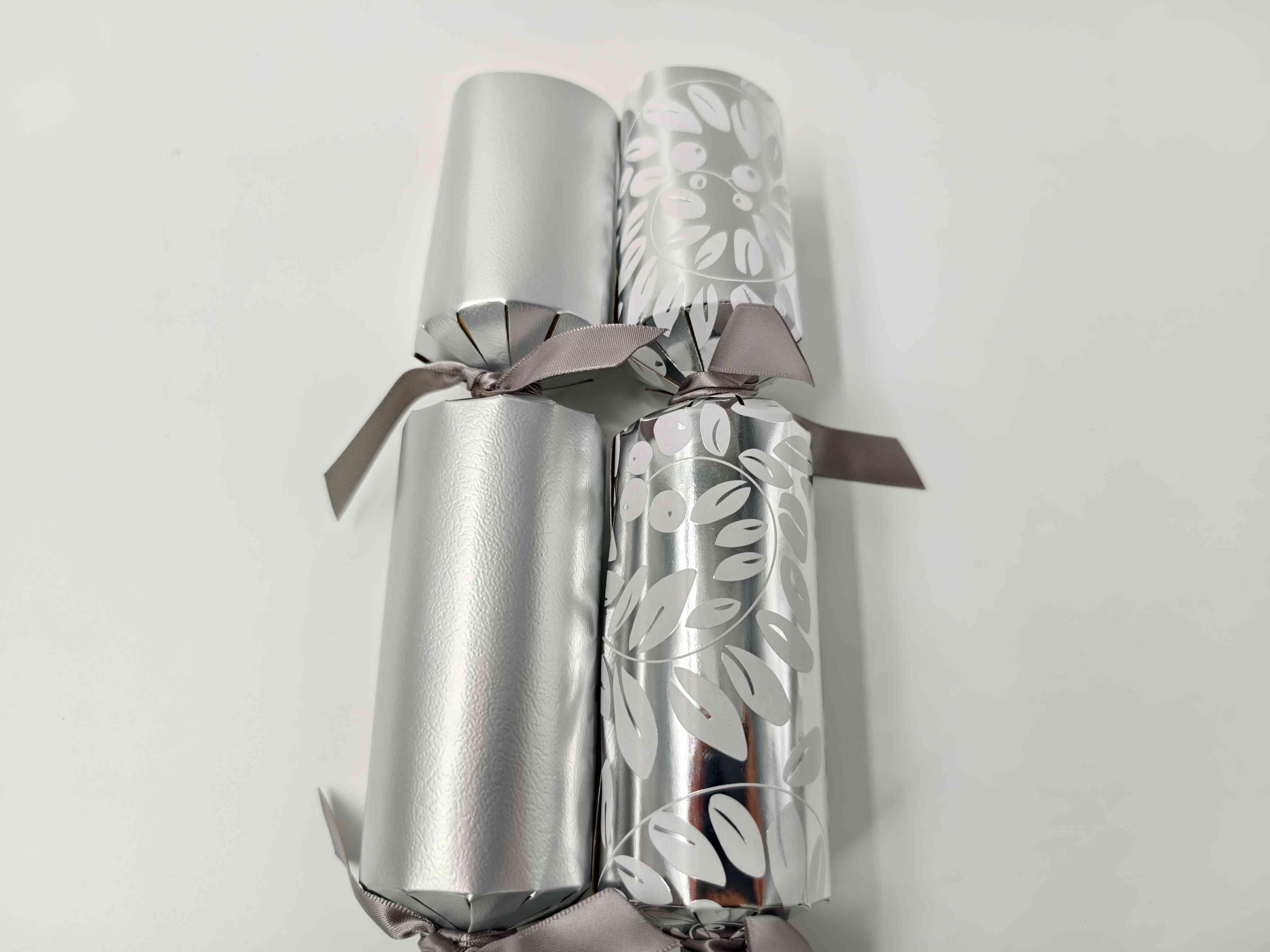 Lot de 12 crackers de Noël premium Holiday Time, motif botanique argenté, multicolore HOLIDAY TIME PL DIABLOTIN PAQ12