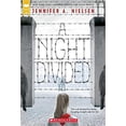 thumbnail image 1 of Une Nuit Divisée (Or Scholastic) Livre de Poche 2018, 1 of 4