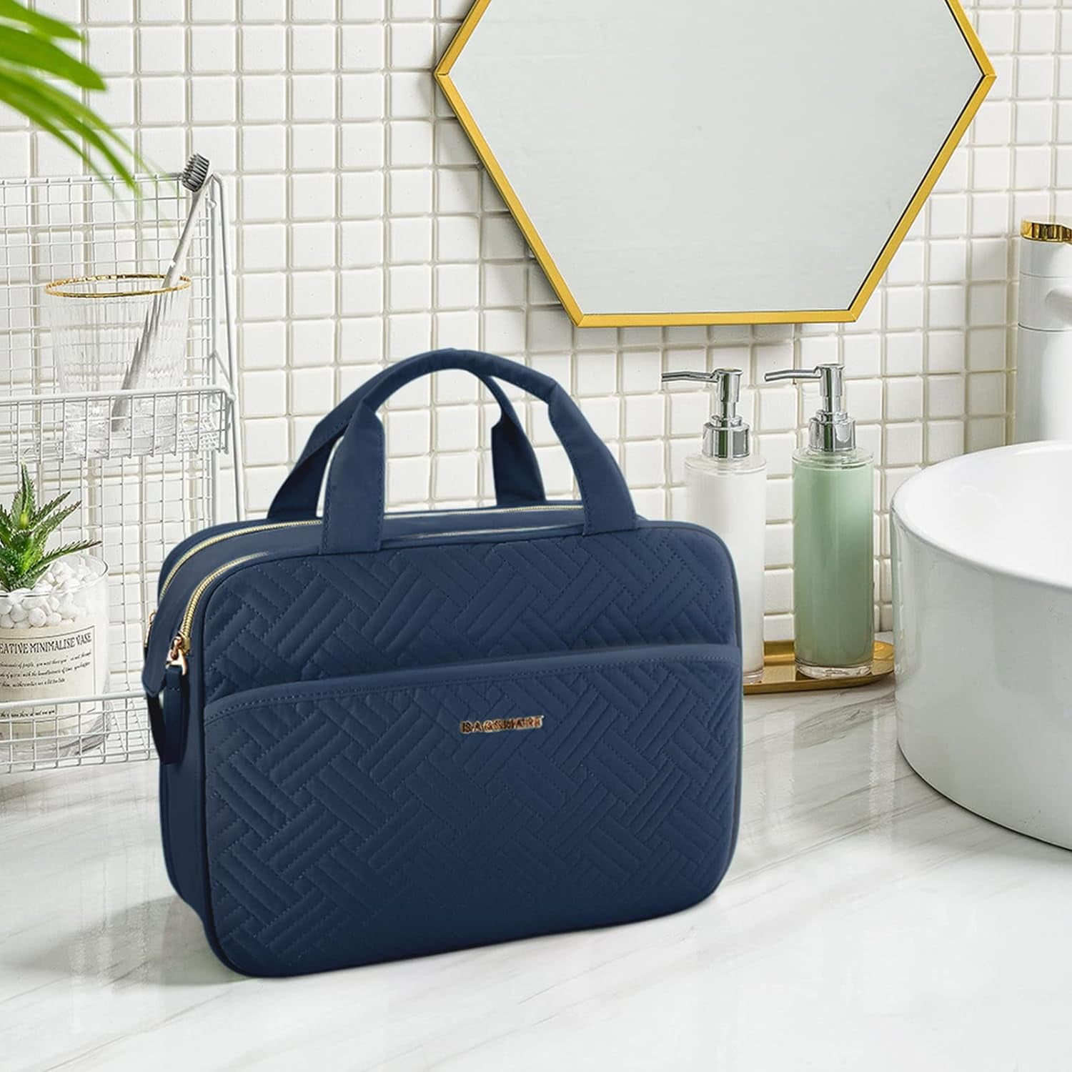 Large Toiletry Bag, Travel Makeup Organizer, Water-resistant Makeup Cosmetic Bag Door Room Essentials Travel Bag for Accessories, Shampoo, Full Sized Container, Toiletries (Black, Large)