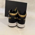 thumbnail image 5 of Ni - ke Air Jordan 1 Mid Grade School Black / Metallic Gold-White DQ8423-071, 5 of 5