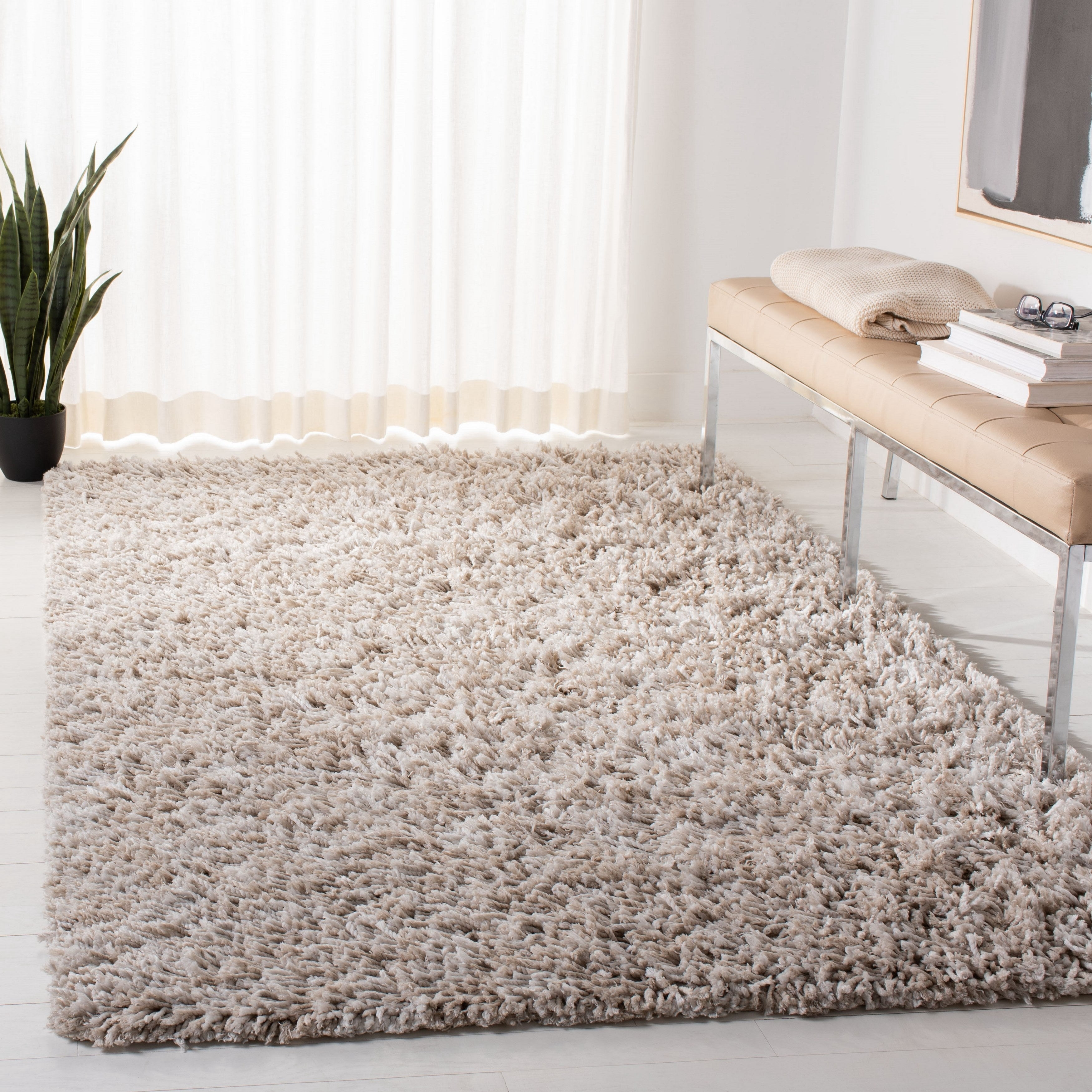 SAFAVIEH Rio Kynaston Solid Polyester Shag Area Rug, Navy/Ivory, 4' x 6'