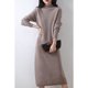 thumbnail image 1 of Falda larga de estilo elegante para viajeros, otoño e invierno, de color sólido, tejido con hilo, cuello alto medio, vestido de punto suave intelectual, 1 of 5