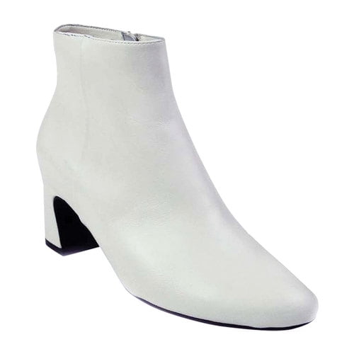 vaneli dany bootie