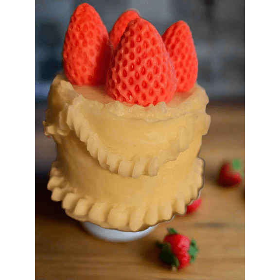 Strawberry birthday cake scented candle