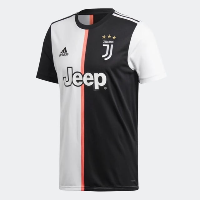 jersey adidas juventus aficionado hombre 19-20 dw5455 blanco playera temporada 19-20 hecha con hilos de Parley Ocean Plastic®; diseño blanco y negro con franja vertical naranja, cuello redondo y mangas cortas, escudo de Juventus en el pecho, logo adidas y patrocinador Jeep en el torso, vista 3/4 frontal sobre fondo neutro; a menudo usado como camiseta casual para aficionados.