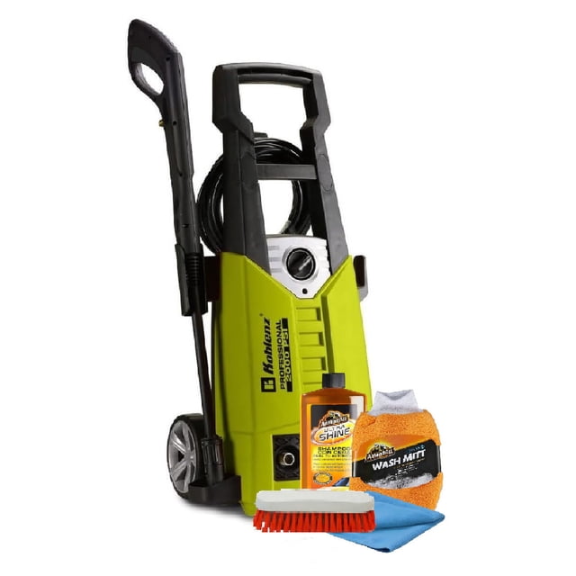 hidrolavadora koblenz hl-310 con shampoo guante cepillo paño, vista frontal 3/4 de la hidrolavadora verde con ruedas, mango ergonómico y enrollador de manguera; incluye shampoo Armor All 473 ml, guante de microfibra naranja, cepillo de cerdas rojas y paño azul. Se aprecian el tanque para detergente y el porta accesorios, ideal para limpiar auto, garage o patio.