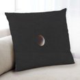 thumbnail image 1 of Ahgly Company Color Focus Black Coussin Décoratif d'Intérieur, 18 Po X 18 Po, 1 of 6