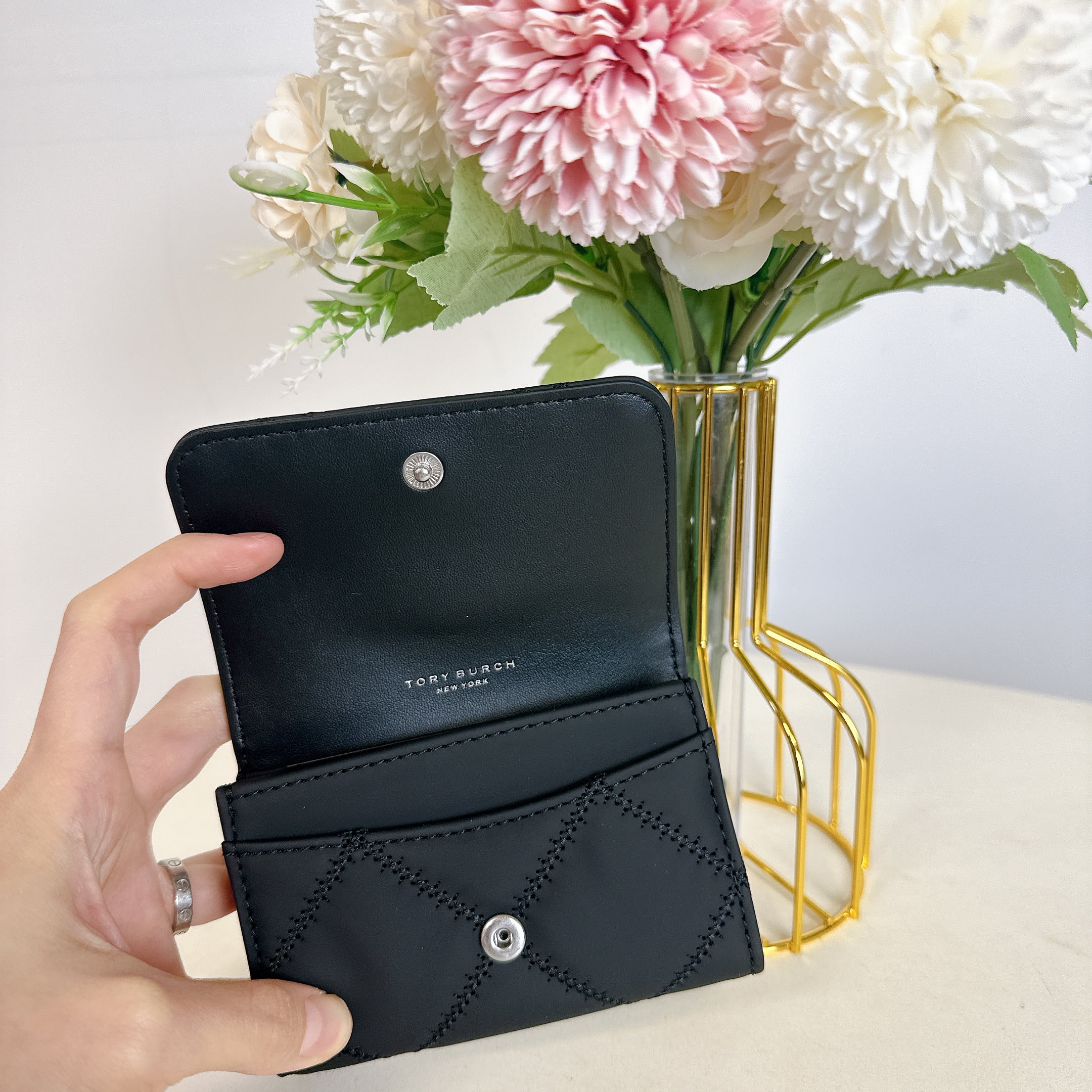 【国内即送】 TORY BURCH 150057 WILLA カードケース Tory Burch 150057 WILLA MATTE CARD CASE IN BLACK - Walmart.com