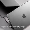 thumbnail image 4 of Funda rígida transparente Incase Dots para MacBook Air de 15 pulgadas, 4 of 7
