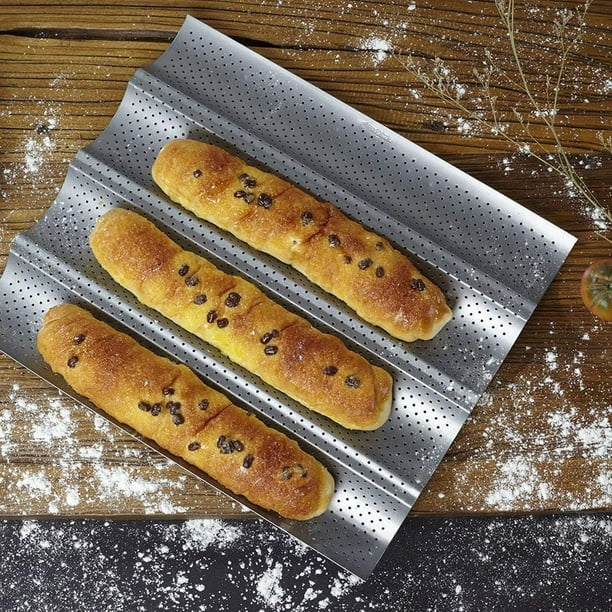 Lot de 2 moules à baguette perforés antiadhésifs 38,1 x 33 cm pour la  cuisson du pain français 4 pains ondulés moule à pain four grille-pain  (argent)