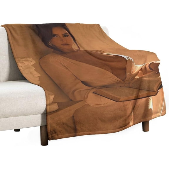 Demi Rose Sexy Model Blanket 64 Fleece Blankets Soft Fuzzy Plush Flannel Throw Blanket Lightweight 300GSM for All Seasons 40"x50"