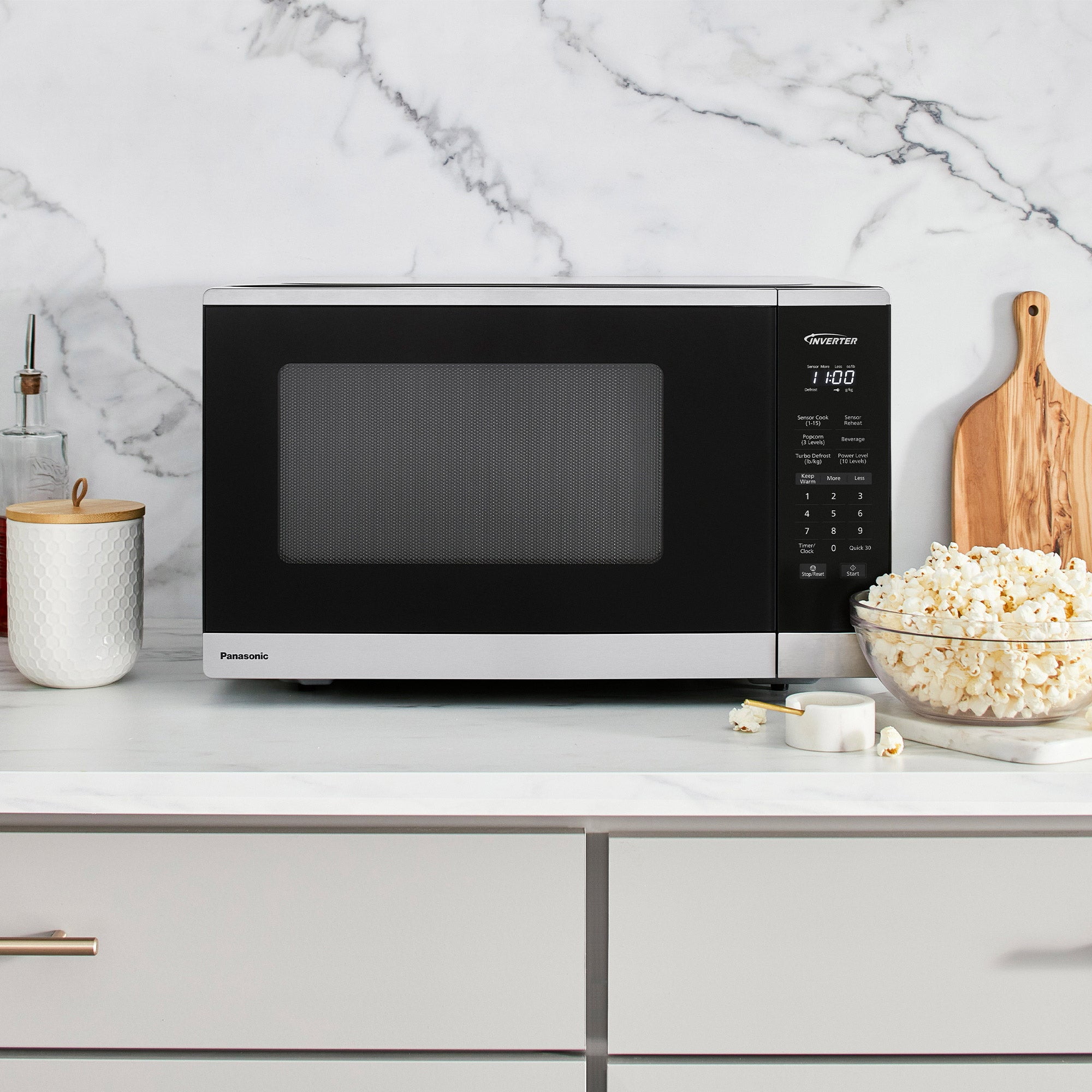 Panasonic 1.3 cu ft Countertop Microwave Oven in Stainless Steel