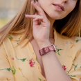 thumbnail image 4 of Correa Con Grabado Floral Compatible Con Apple Watch Band De 38 Mm, 40 Mm, 41 Mm, 42 Mm, 44 Mm, 45 Mm, 46 Mm, 49 Mm, Correa De Silicona Brillante Con Diseño De Flores Silvestres Para Iwatch Band Serie, 4 of 5
