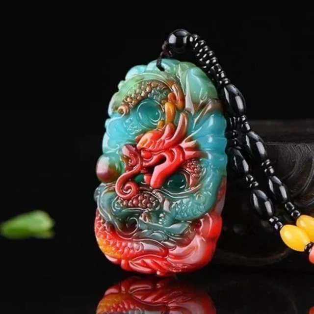 HOOUN Collier Pendentif Bijou Sculpté Cadeau Couleur Naturelle Jade Dragon-2.08 Pouces