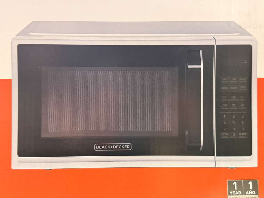 Black+Decker 0.9 Cu.Ft. LED display 900w Digital Microwave White