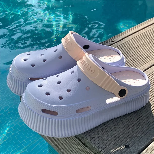 Nuevos zapatos de verano de suela gruesa de EVA para mujer, zapatos de playa sencillos y antideslizantes, zapatillas de pareja de suela suave sólida para exteriores