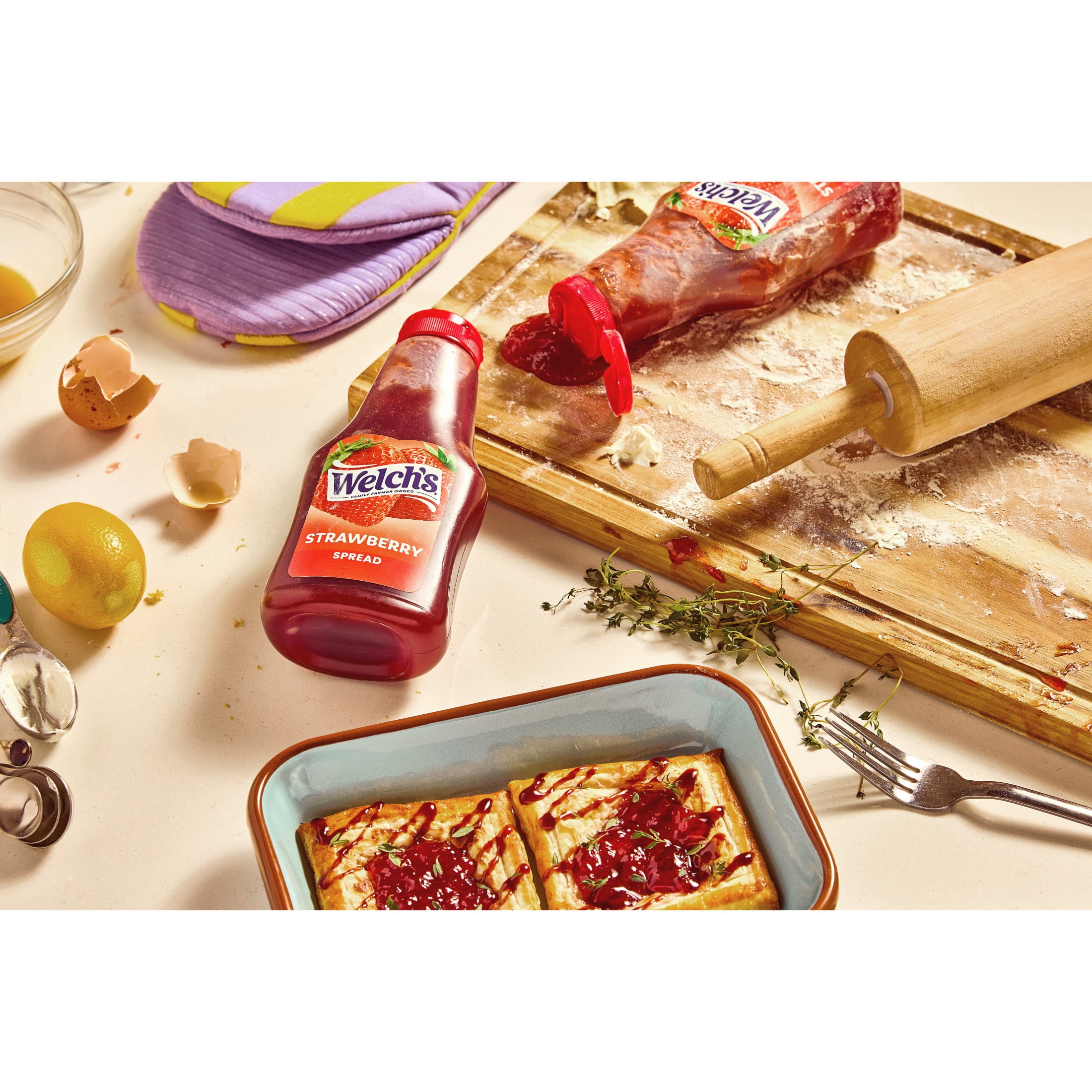 (2 pack) Welch's Strawberry Spread, 20 oz Squeeze Bottle