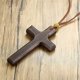thumbnail image 3 of Regalo colgante de cruz de madera hecho a mano simple vintage para hombres mujeres, 3 of 5