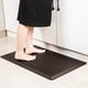 thumbnail image 5 of Alfombra de cocina extra gruesa antifatiga Inerposs: antideslizante, impermeable y resistente a las manchas, ideal para escritorios de pie, para mayor comodidad en el suelo. Material de PVC, 5 of 7
