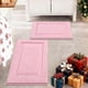 thumbnail image 1 of Set de Alfombrillas de Baño SHACOS Rosa Navidad 2 Piezas 50x80 cm y 50x120 cm, 1 of 9