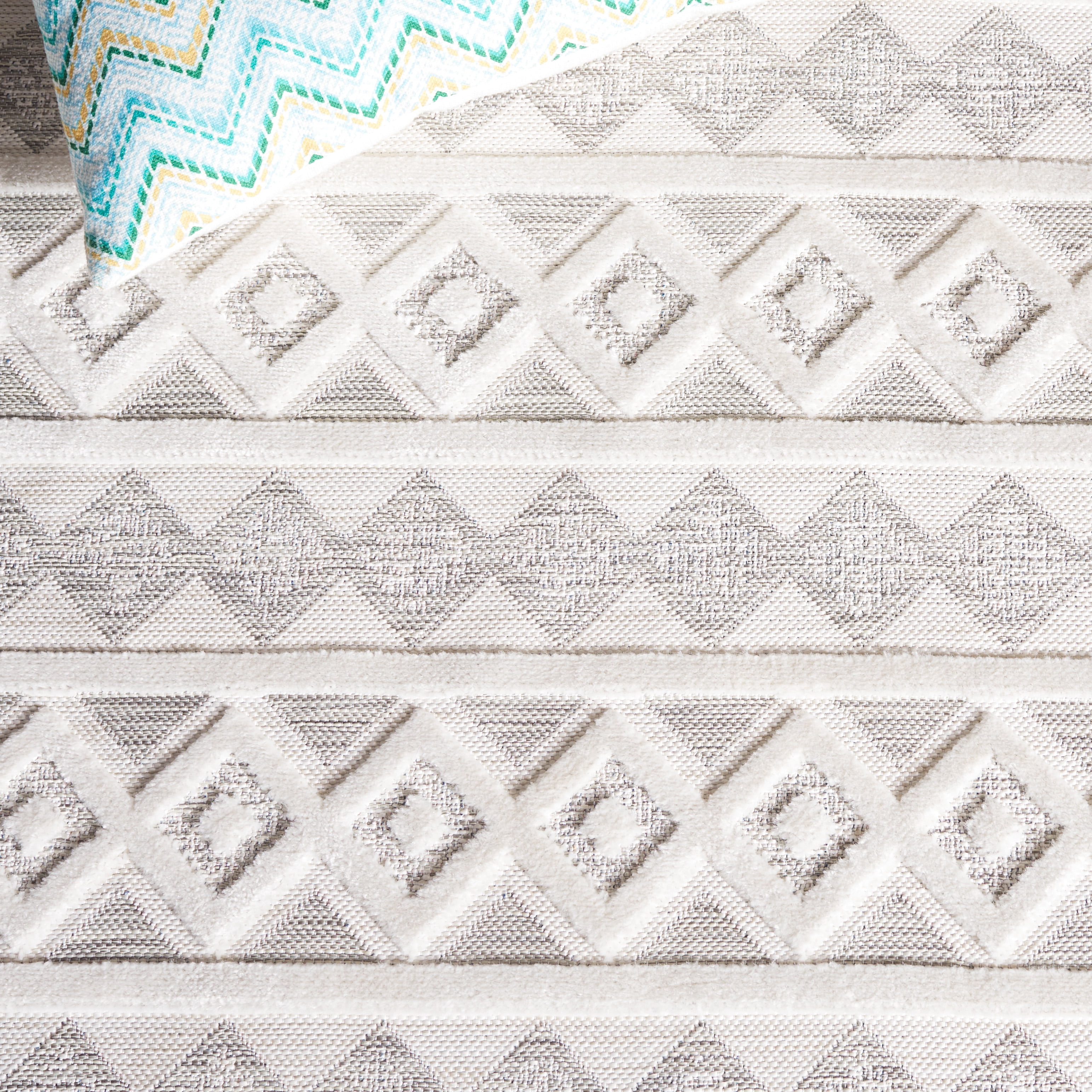 SAFAVIEH Cabana Ethan Geometric Indoor/Outdoor Area Rug, Grey/Ivory, 9' x 12'
