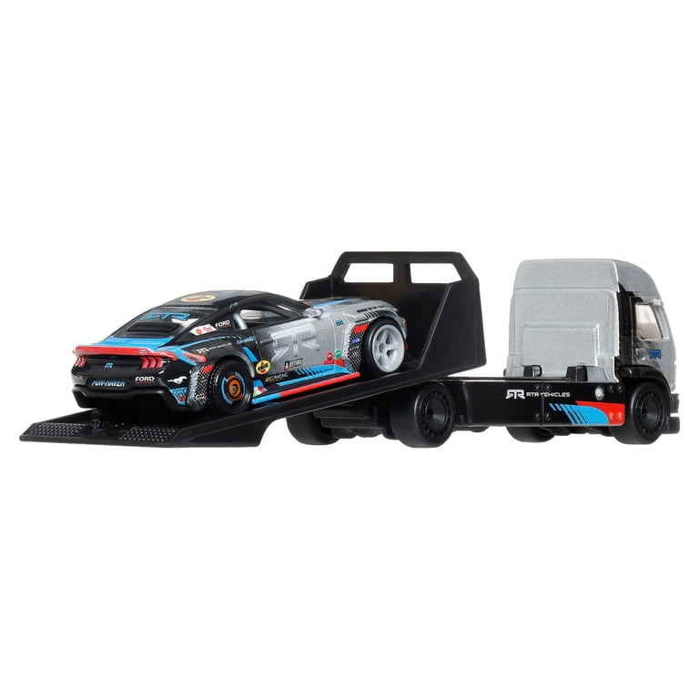 Hot Wheels Team Transport Truck & Race Car, 1:64 Scale for Racing
