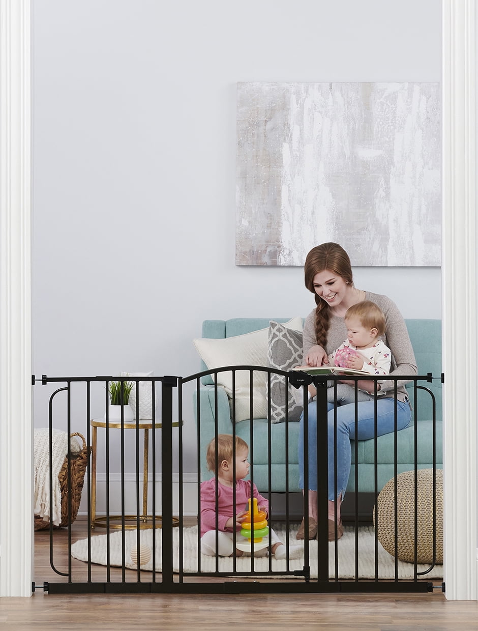 Regalo Easy Step Extra Wide Black 51" Infant Baby Gate Toddler Pet Safety Fence 