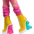 thumbnail image 5 of Muñeca y accesorios Monster High Wednesday, Enid Sinclair coleccionable en color rosa con boina y mochila, soporte para muñecas, 5 of 5