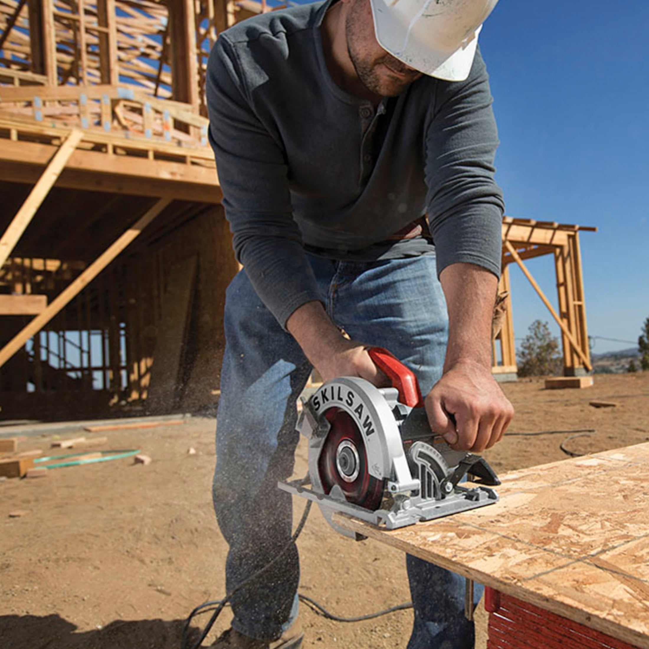 スキルソーSPT 67 WL-01 15アンプ7-1/4インチ。サイドワインダー丸鋸 | SKIL - Sierra de mesa portátil SAW SPT99T-01 de 20 cm (8