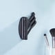 thumbnail image 2 of Gancho Giratorio Plegable ZHAOCHENG Metal 3 Brazos Montaje En Pared Negro Mate, 2 of 5