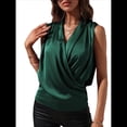 thumbnail image 1 of Blusa Elegante de Satén Cruzada con Cuello en V y Sin Mangas para Mujer Verde XL, 1 of 8
