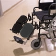 thumbnail image 1 of BESTYASH 2 Pcs Repose-Jambes de Fauteuil Roulant Universels Noirs Apparence Simple Fauteuil Roulant Mobilité, 1 of 6