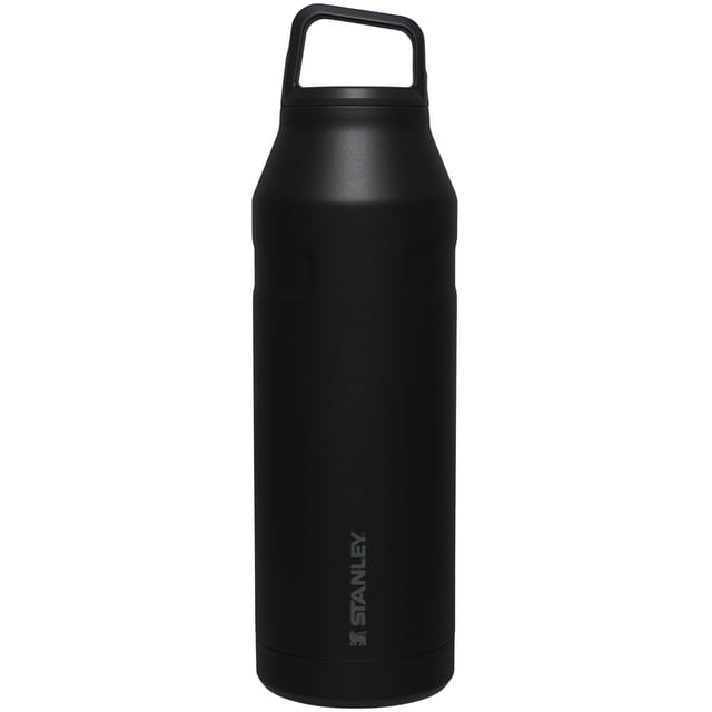 Botella de agua Stanley IceFlow Cap and Carry+ de 1,5 L, color negro