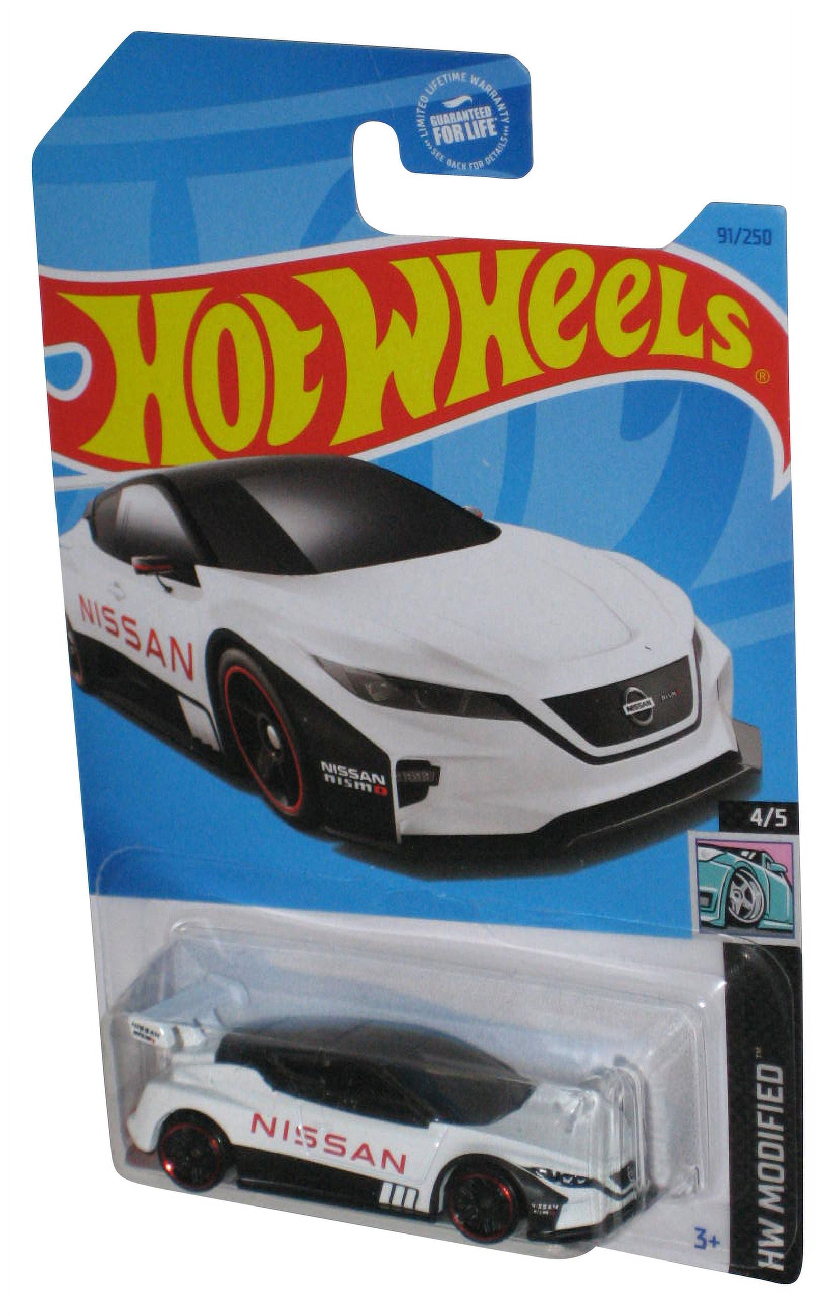 Hot Wheels HW Rescue 7/10 (2018) White Nissan 300ZX Twin Turbo Toy
