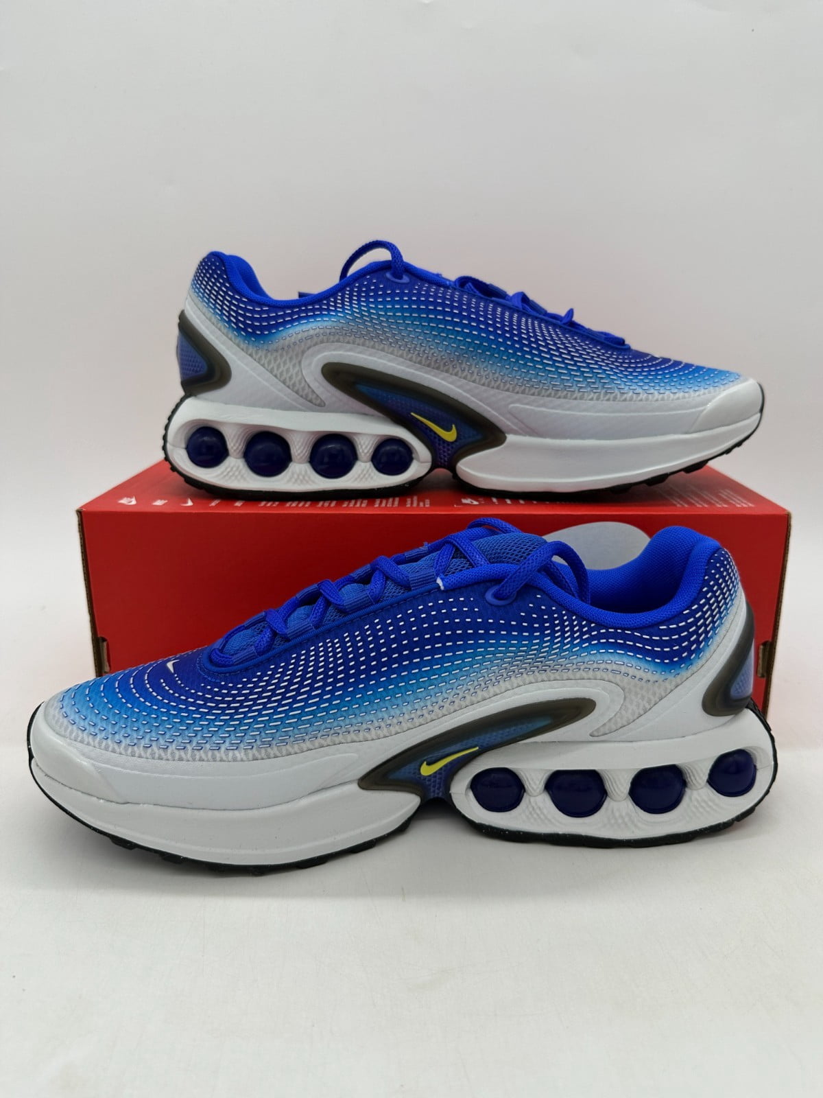 Nike Air Max DN Men's size 10.5 Racer Blue Running Shoes HF5531 400