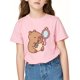 thumbnail image 1 of Una camiseta con estampado de carpincho para niña, con cuello redondo y mangas cortas, perfecta para actividades al aire libre. Es elegante, transpirable y..., 1 of 5