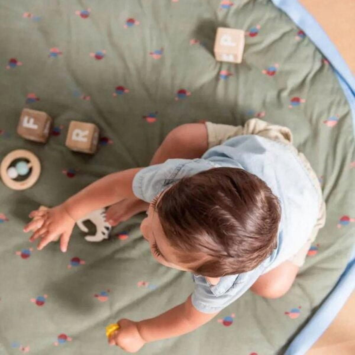 Play & Go - Thème Ping Pong - Tapis de Jeu 3-en-1 - Sac de Rangement et Sac à Couches - Rembourré et Amusant pour les Enfants Actifs - Diamètre 120 cm - Convient aux Nouveau-nés et Tout-petits - Facil