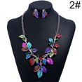 thumbnail image 2 of Collier Pendentif Feuille Élégant avec Boucles d'Oreilles pour Femme, 2 of 10